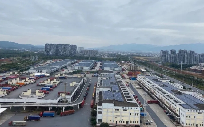 實(shí)探外貿轉型義烏樣本：鋪路搭橋“出?！?小商品迸發(fā)新動(dòng)能